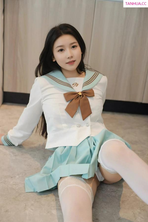   [XiuRen]高清写真图 2025.06.09 No.10379 林嘉馨 JK制服第32张图片